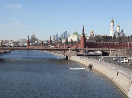 Сеть "Москино" подготовила для москвичей предновогоднюю программу фильмов.  Программа пройдет с 25 по 30 декабря.